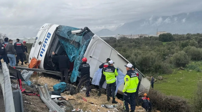 Antalya'da kaza 8 kişi öldü,26 yolcu yaralandı