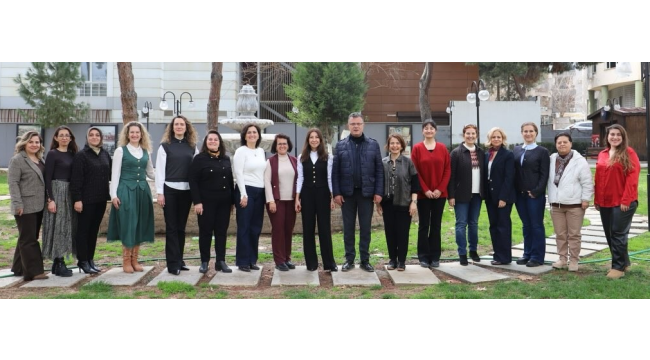 Belediye başkan eşleri Alaşehir'de