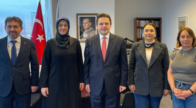 CBÜ rektörü prof. Dr. Rana Kibar Hong Kong 'da