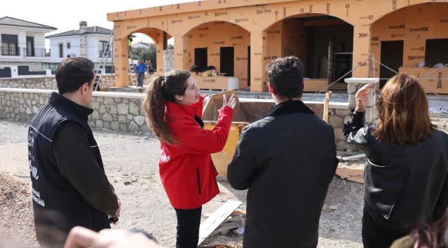 Çeşme' de Atatürk kültür ve spor merkezi ve 3. kreşin heyecanı