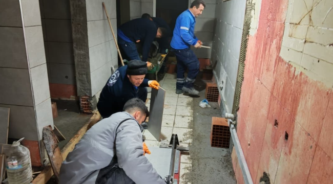 Demirci'de belediye camilerin tuvalet ve lavabolarını yeniledi 