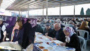 Didim belediyesi dayanışma ruhunu pekiştirmek amacıyla halkı iftar sofralarında buluşturuyor