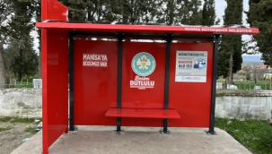 Duraklar yenilendi kırmızıya boyandı