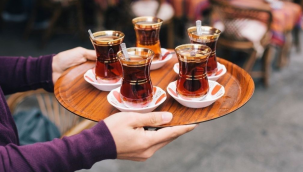 İzmir'de bir bardak çay 5 lira zamlandı :20 TL oldu
