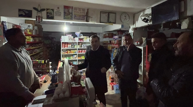 Manisa'da bir çok ilçesinde elektrik yok! Aküyle aydınlanma dönemi başladı