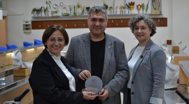 Manisa eczacılar odası katkılarıyla kurulan Laboratuvar açıldı