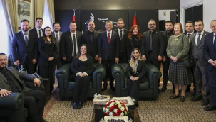 MANSİAD yönetimi Özgür Özel'i ziyaret etti