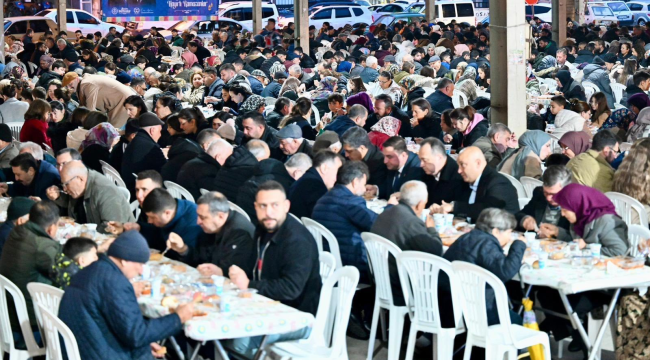 Onlarca vatandaş birlik beraberlik iftar sofrasında buluştu
