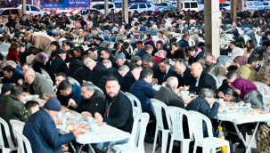 Onlarca vatandaş birlik beraberlik iftar sofrasında buluştu