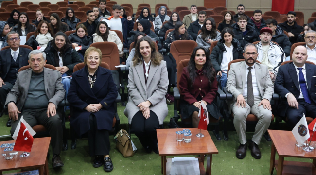 Salihli'de Cumhuriyet ve kadın semineri