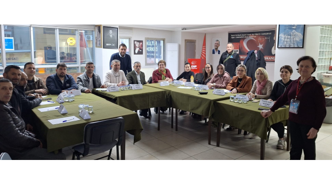 Turgutlu ilçe yöneticilerine parti eğitimi