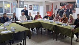 Turgutlu ilçe yöneticilerine parti eğitimi