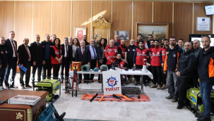 YUKUT açtığı sergiyle yaşını kutladı