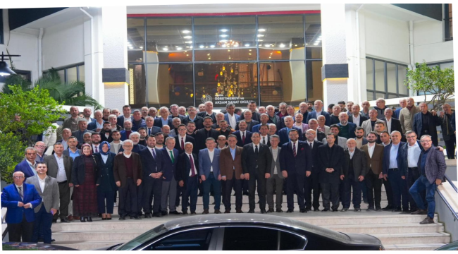 AKP'liler il başkanlığı iftarında buluştu