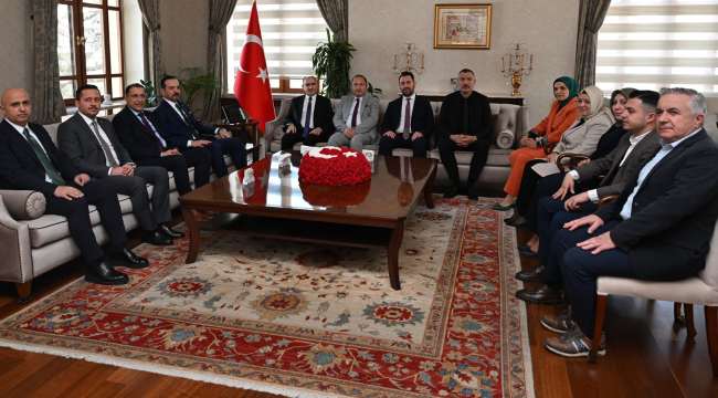 AKP milletvekilleri vali Özkan'ı ziyaret etti