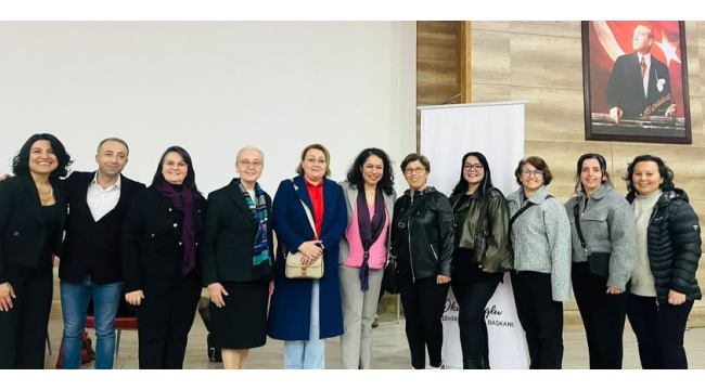 Alaşehir'de "seçilmiş kadın hikayeleri" söyleşisi