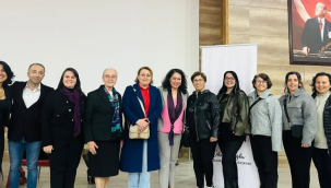 Alaşehir'de "seçilmiş kadın hikayeleri" söyleşisi