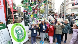 Atıklar "atık ağacı"na dönüştürülerek farkındalık oluşturuldu