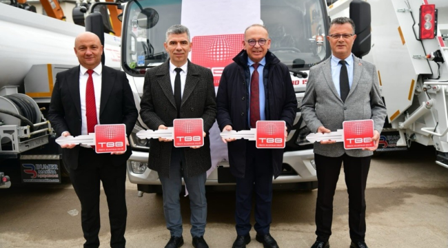 Başkanlar hibe araçları aldı