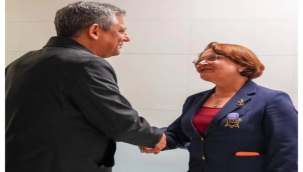 CHP lider Kuşadasındaki mitinğ için Aydın'da