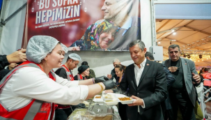 CHP lideri Özel'bu sofra hepimizin' iftarında halkla buluştu