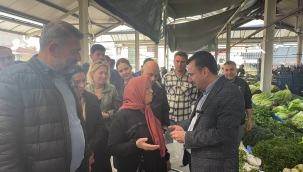 CHP milletvekili Başevirgen pazarda emekli ve pazarcının içler acısı durumunu dinledi