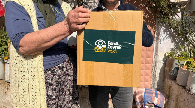 Ferdi Zeyrek yardım kolileri yoksul vatandaşlara dağıtıldı