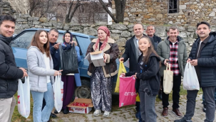 Geleneği yaşatmak için 7'den 70'e herkes şeker topluyor!