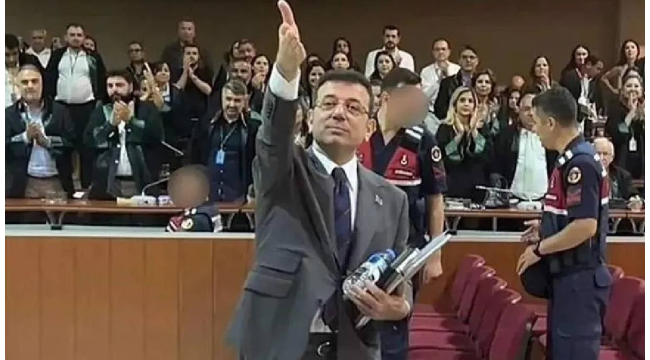 İBB duruşma selamlaşma kriziyle başladı