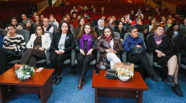 Kadınlar kadın dayanışmasının öneminin anlatan "gönüllü" filmini izledi