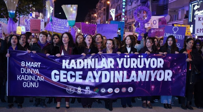 Kadınlar Manisa'da alanları doldurdu