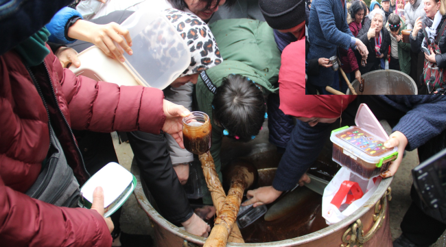 Kazandan renkli mesir macunu alma görüntüleri