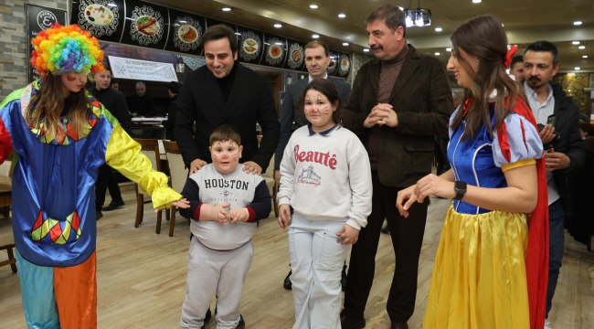 Kula'da çocuklar hem eğlendi hem de iftar açtı