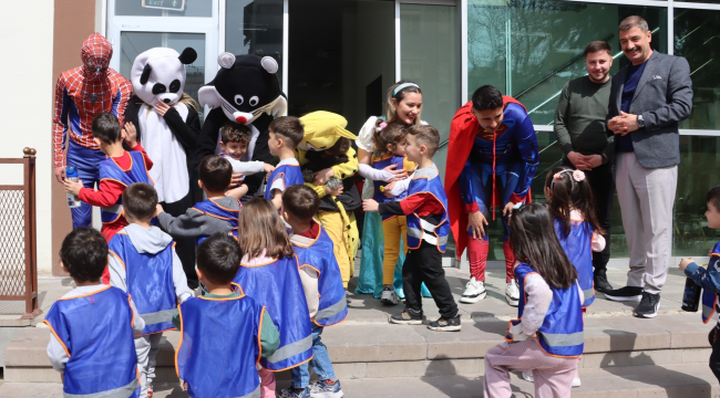 Kula'da çocuklar hem eğlendi hem öğrendi