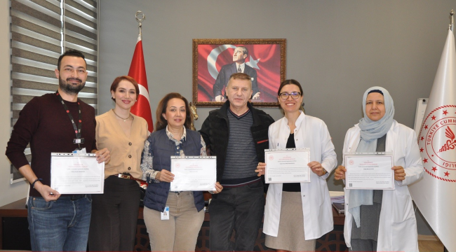 Kursu başarıyla tamamlayanlar belgelerini aldı