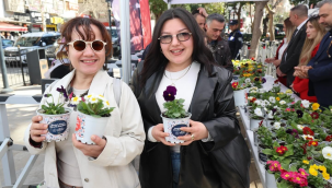 Manolya meydanında 8 martta çiçekler açtı