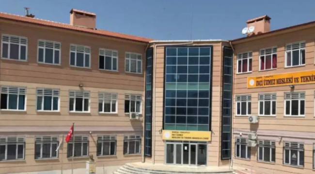 Öğretmenden okulda Atatürk'e hakaret