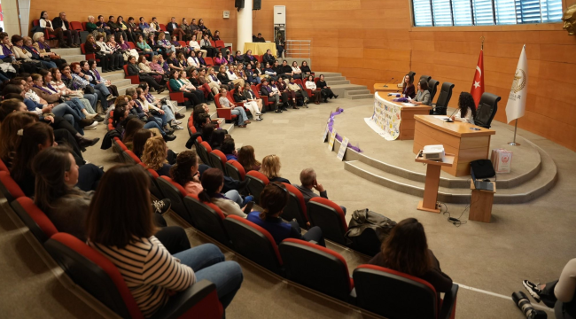 Türkiye'de kadın olmak paneli yapıldı