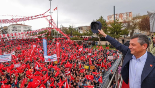 Uşak'ta yüzbinlere seslenen CHP lideri Özel'den hükümete ÇED tepkisi