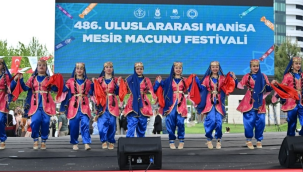 12 ülke dans topluluklarını muhteşem gösterileri Manisa'lıları büyüledi