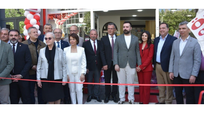 Açılışa başkanlarda katıldı