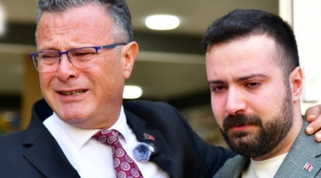 Başkan Dutlulu'dan genç eczacıya"siyasete girmeyin işinizi sevin"öğüdü