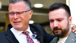 Başkan Dutlulu'dan genç eczacıya"siyasete girmeyin işinizi sevin"öğüdü