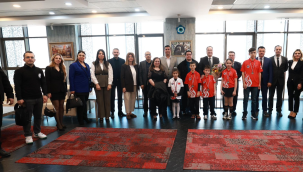 Başkan Dutlulu satranç milli takımına seçilenleri kabul etti