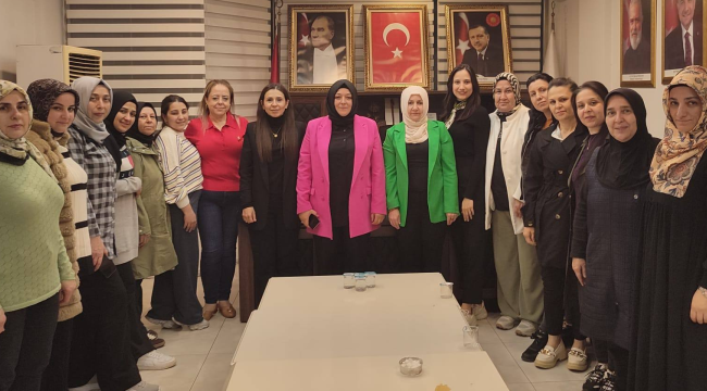 Başkan Kaplan kadın esnafları ziyaret etti