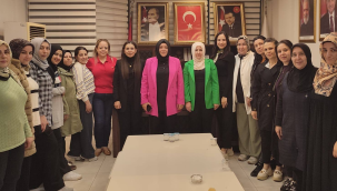 Başkan Kaplan kadın esnafları ziyaret etti