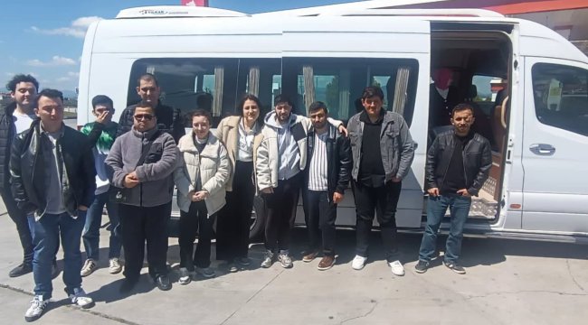 Belediyenin sağladığı araçlarla engelli vatandaşlar EKPSS sınavına yetişti