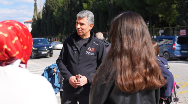 Bozulan yollar hızla onarılıyor