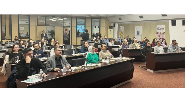Eczacılara "insan ilişkileri ve stres yönetimi" eğitimi