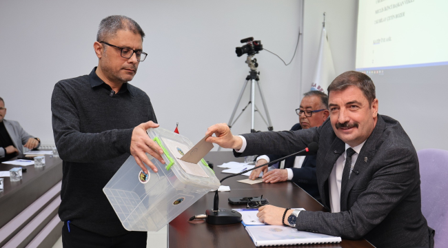 Faaliyet raporu meclisten geçmedi